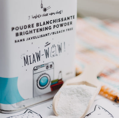 Poudre blanchissante pour protections hygiéniques lavables 